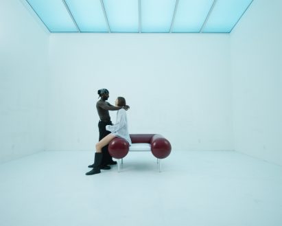 Kouros Maghsoudi Hug Chair