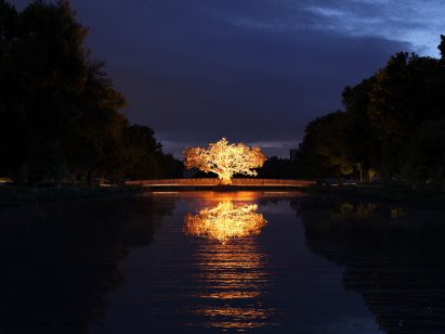 Tom Stuart-Smith's Queen memorial proposal