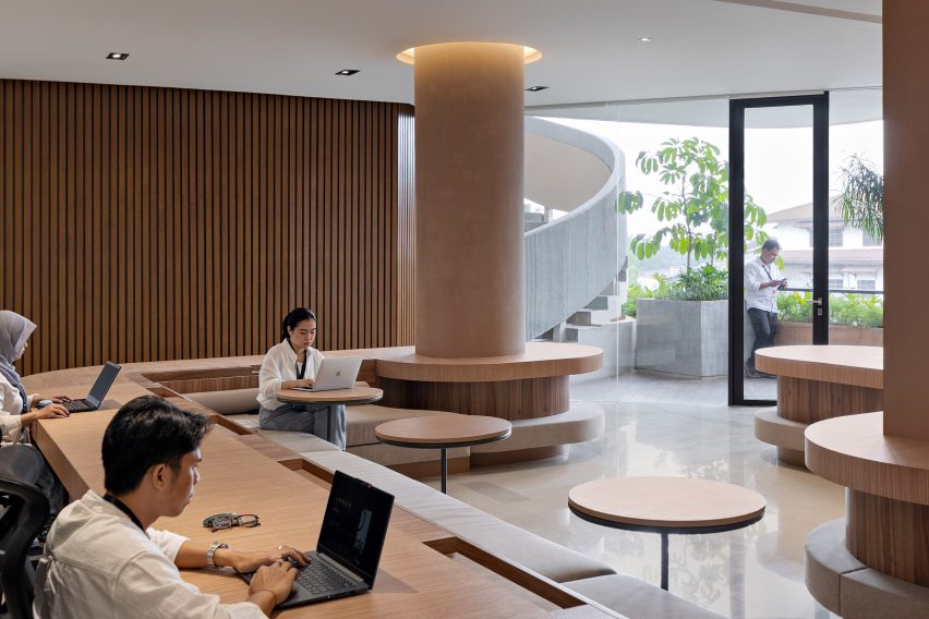Sagehaus Office Garden by RAD+ar