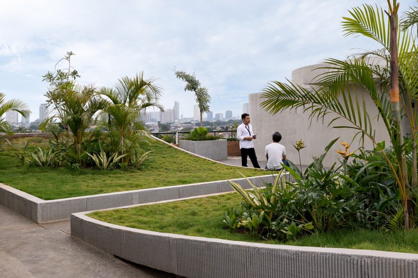 Sagehaus Office Garden by RAD+ar