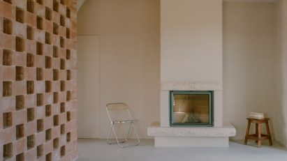 Renovated Tuscan farmhouse Ricupaglia arranged around latticed brick wall