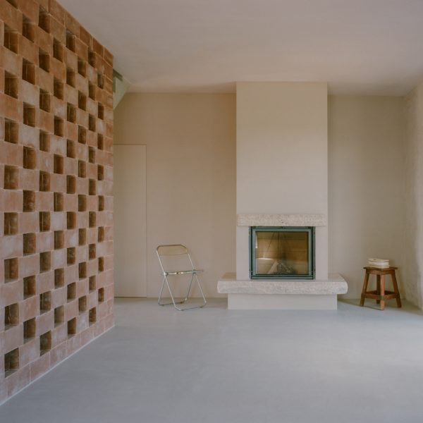 Renovated Tuscan farmhouse Ricupaglia arranged around latticed brick wall