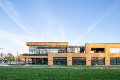 Rectilinear red cedar building by S9 Architecture