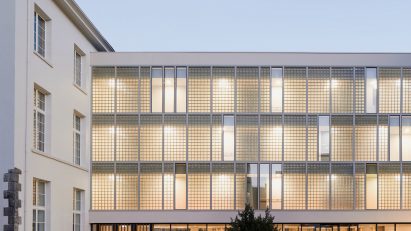 Brest Post Office flat conversion in Brittany by Chatillon Architectes