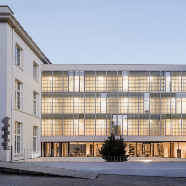 Brest Post Office flat conversion in Brittany by Chatillon Architectes