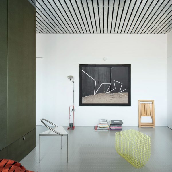 Studiolo renovated apartment by Hanghar
