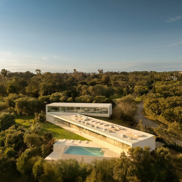 Villa 95 by Fran Silvestre Arquitectos