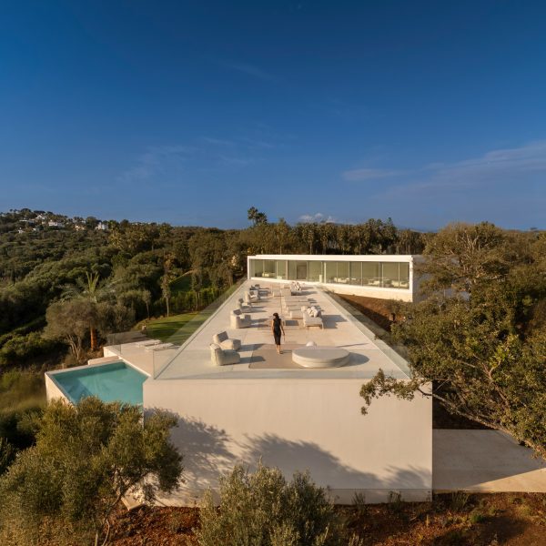 Villa 95 by Fran Silvestre Arquitectos