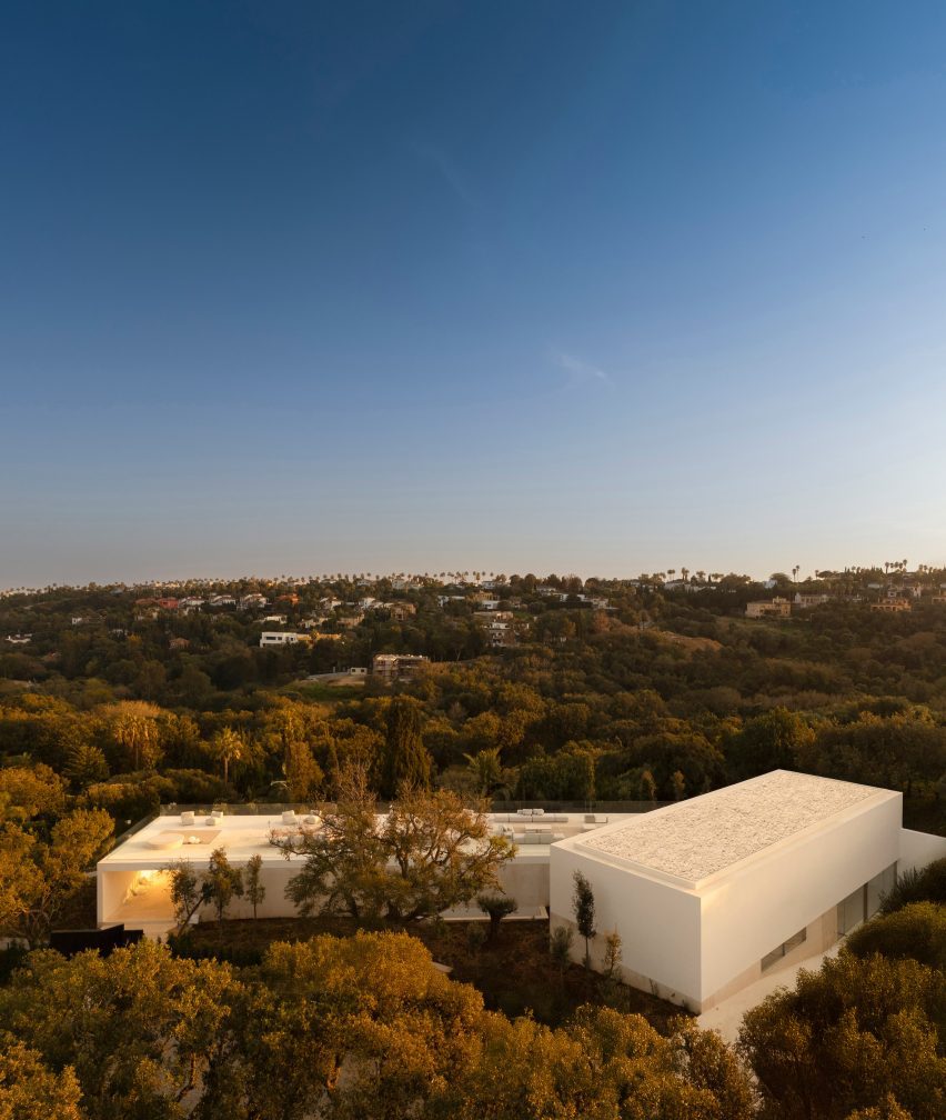 Villa 95 by Fran Silvestre Arquitectos