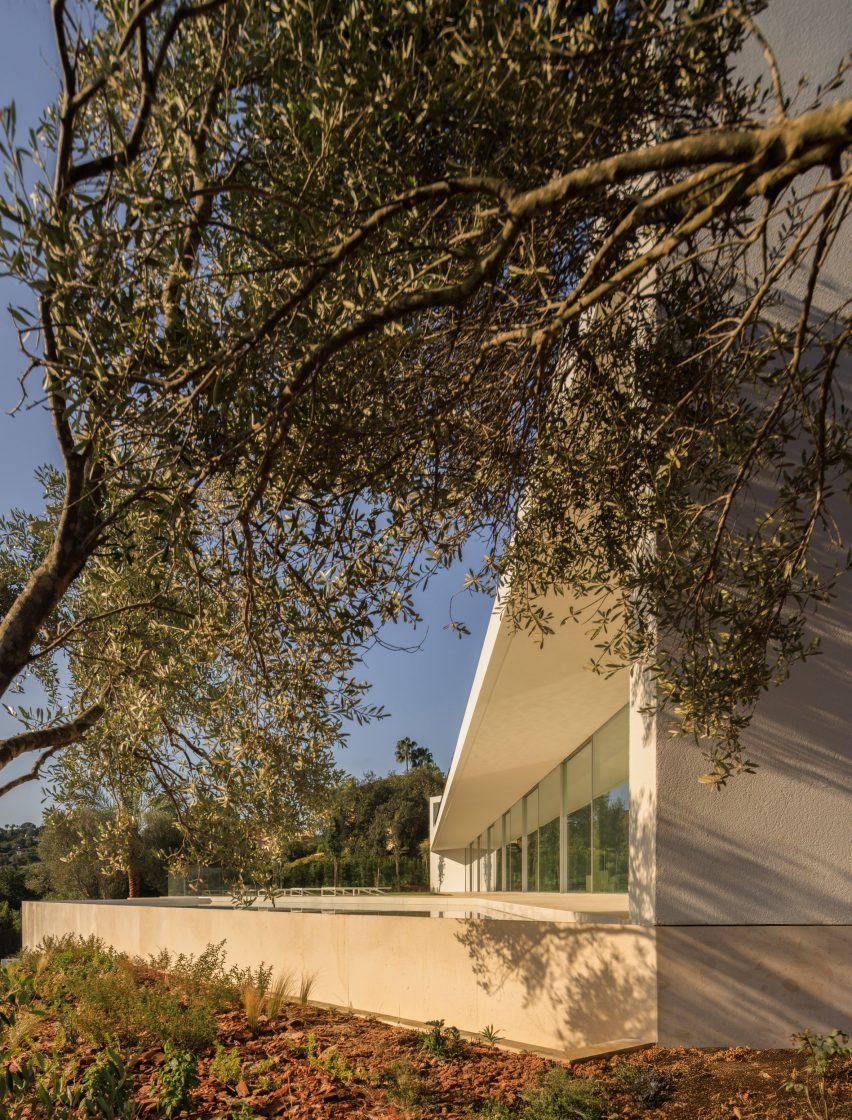 Villa 95 by Fran Silvestre Arquitectos