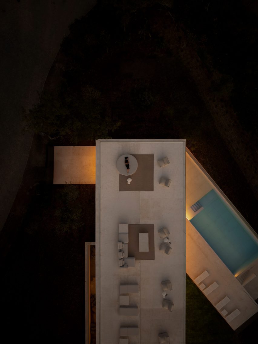 Villa 95 by Fran Silvestre Arquitectos
