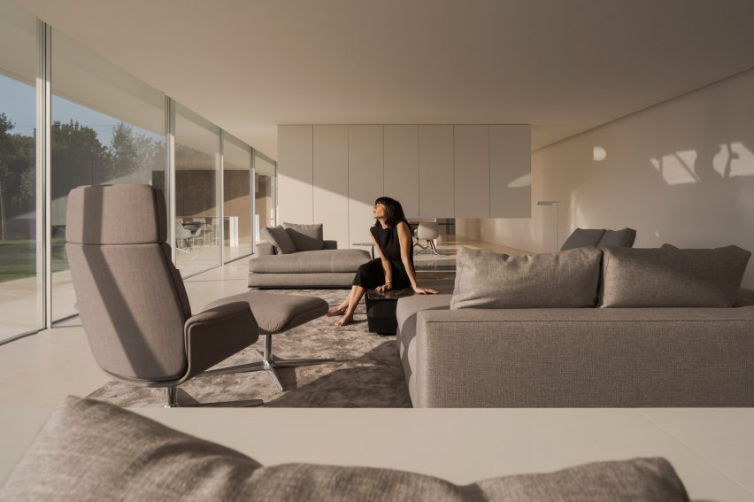 Villa 95 by Fran Silvestre Arquitectos