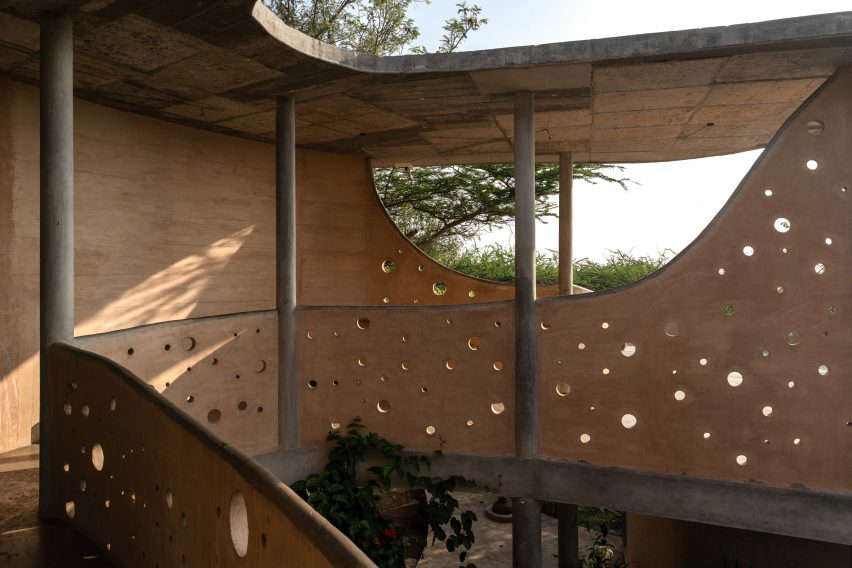 Winterfell house by Prithvi Architects