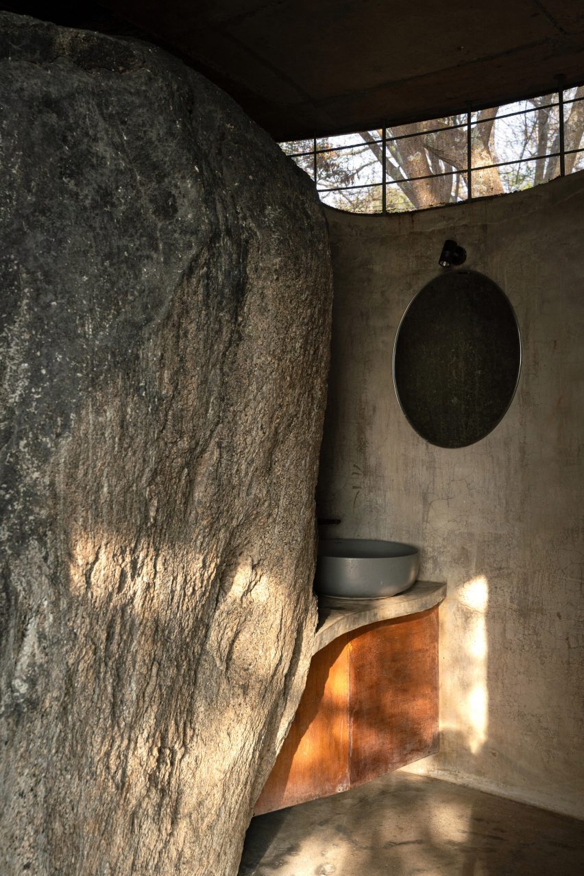 Winterfell house by Prithvi Architects