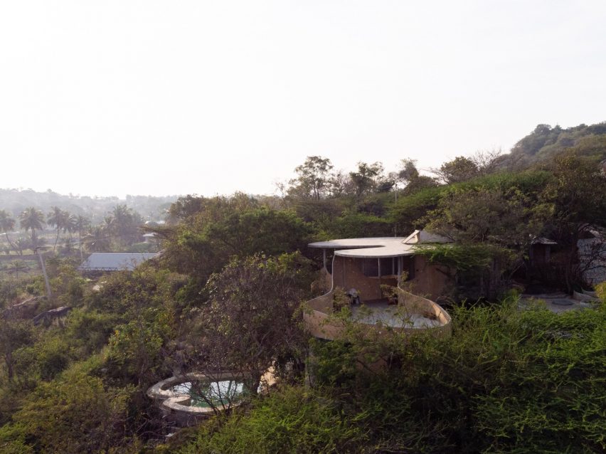 Winterfell house by Prithvi Architects