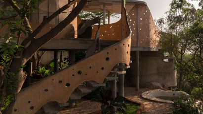 Winterfell house by Prithvi Architects