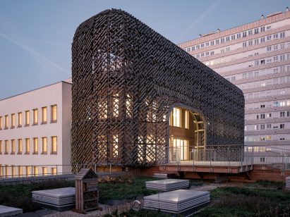 Extension at the James Baldwin Media Library and Refugee House in Paris by Associer