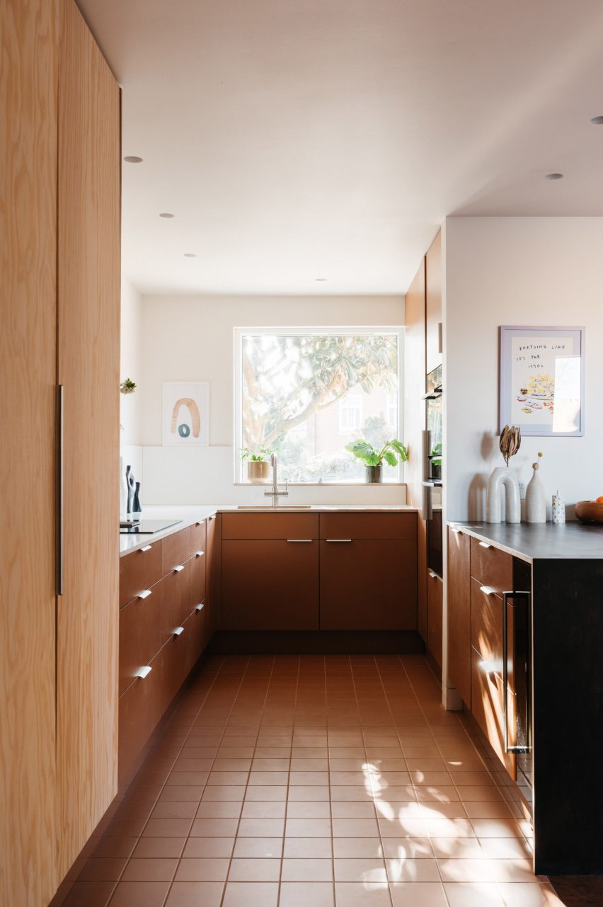 Whittaker Parsons creates courtyard house in south London