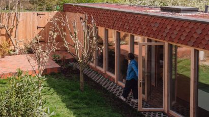 Whittaker Parsons creates courtyard house in south London