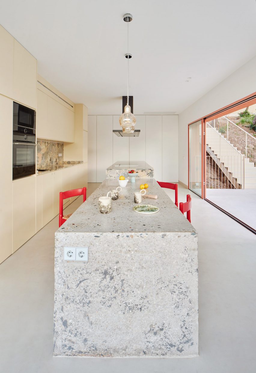 Casa Magarola by Rául Sánchez Architects