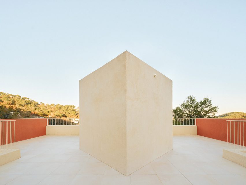 Casa Magarola by Rául Sánchez Architects