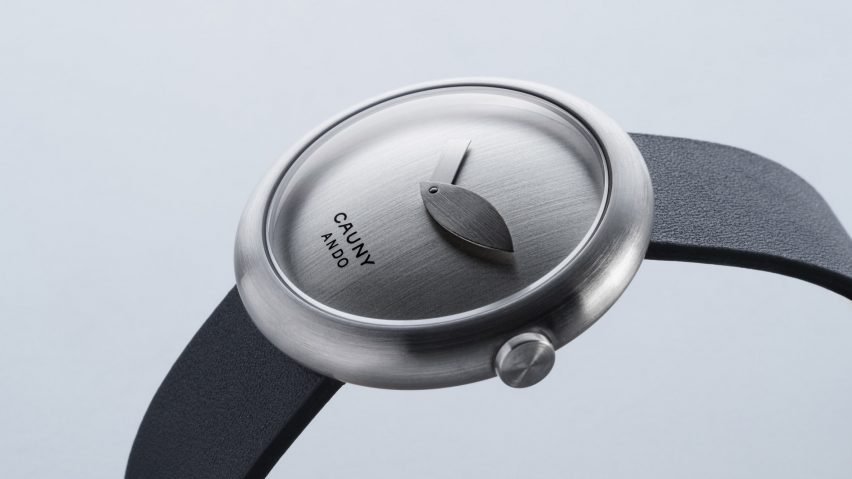 Cauny watch in grey steel