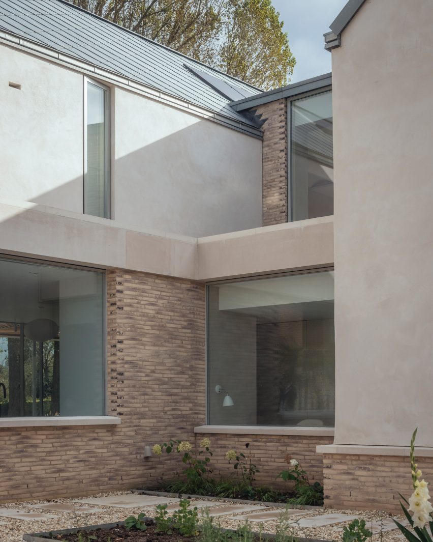 Chalk River House by Oliver Leech Architects