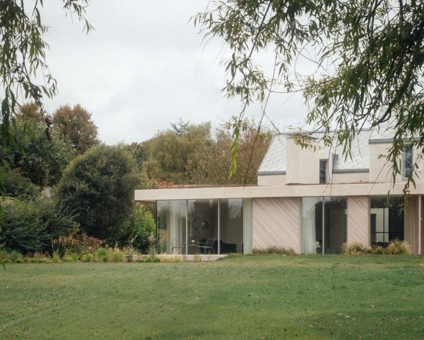 Chalk River House by Oliver Leech Architects