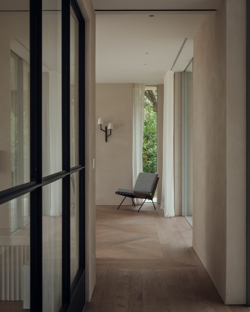 Chalk River House by Oliver Leech Architects