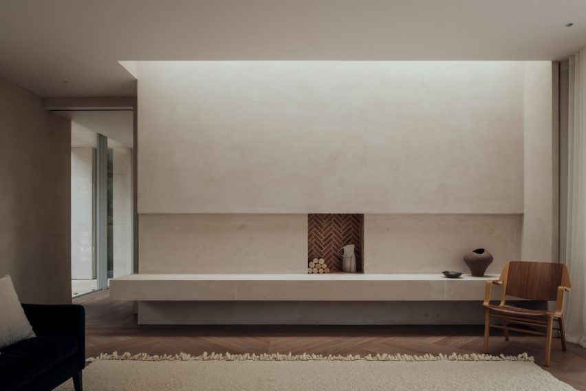 Chalk River House by Oliver Leech Architects