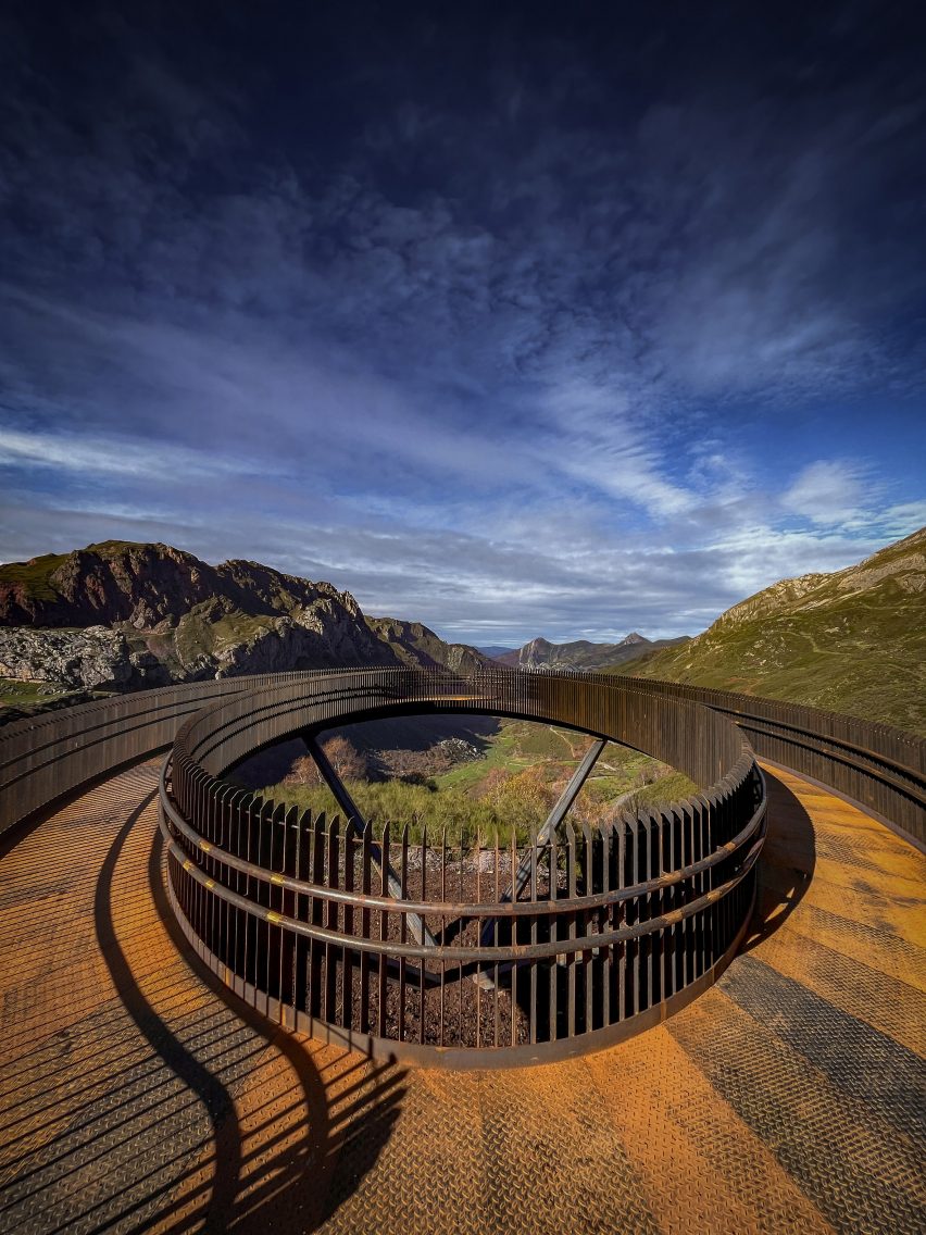 Farrapona Geological Viewpoint by Puerto & Sánchez Arquitectos