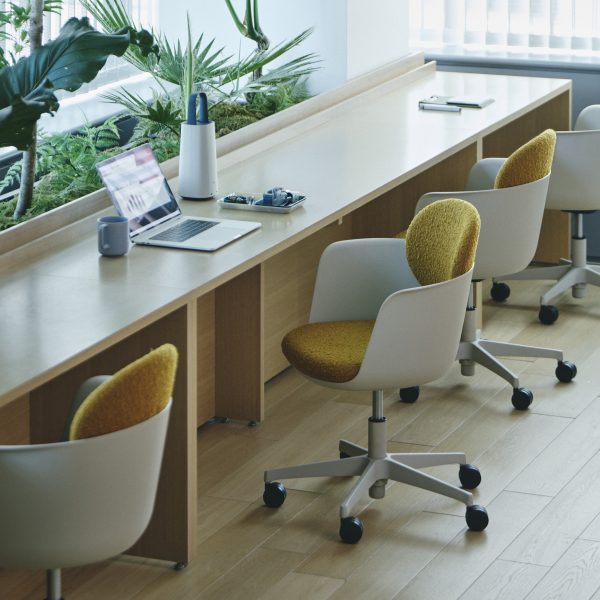 Floris chair by Okamura