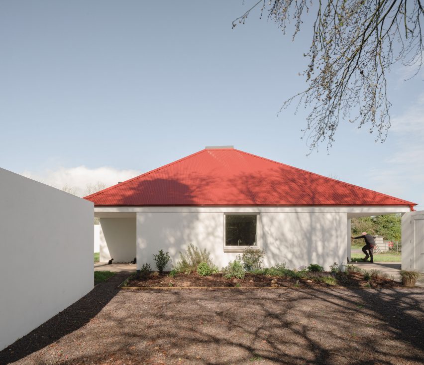 Gate Lodge by A2 Architects