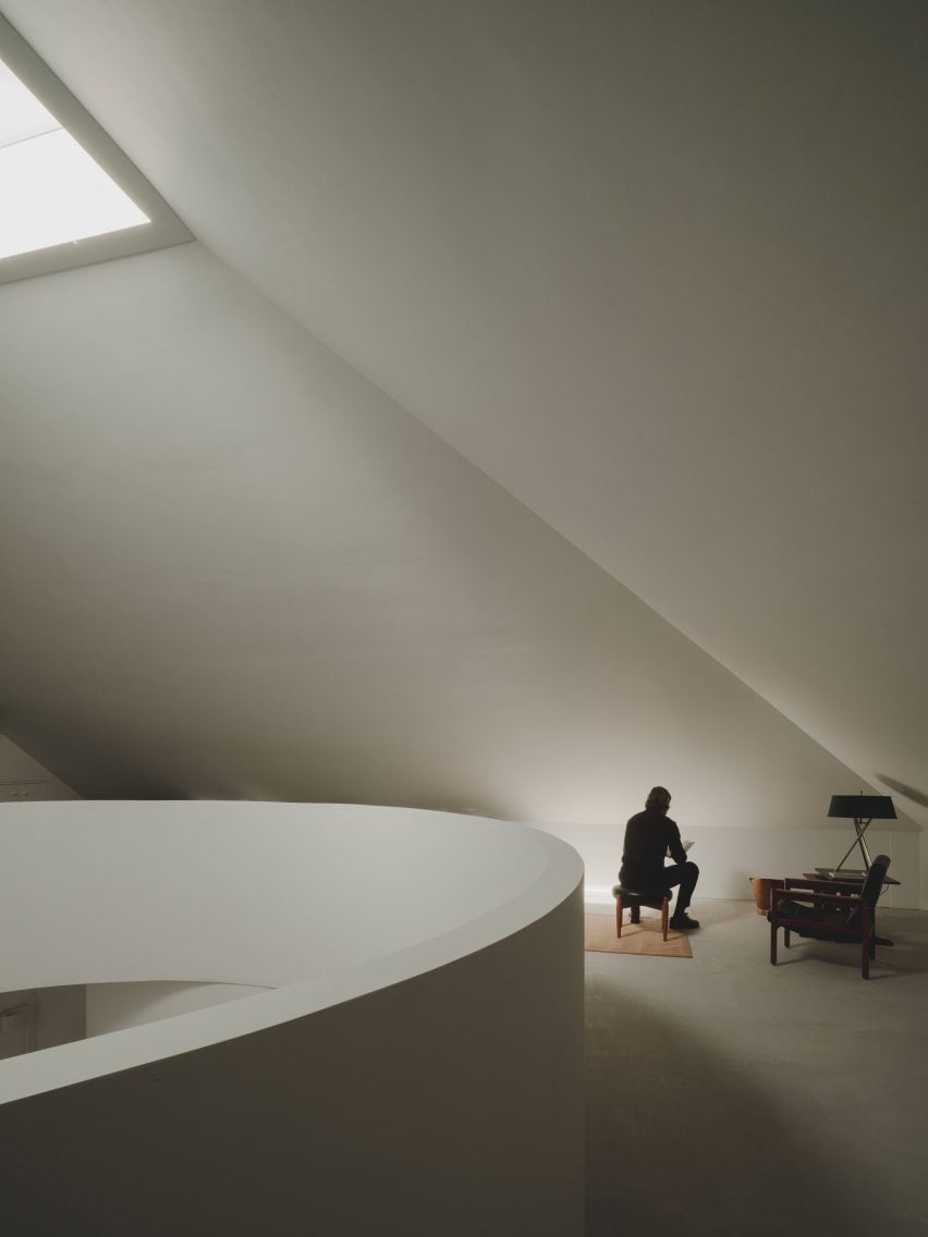 Gate Lodge by A2 Architects