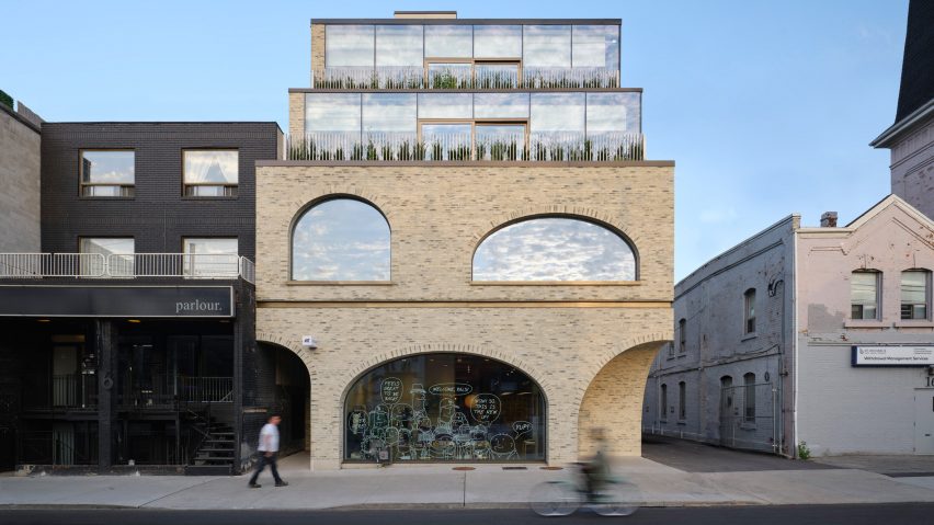12 Ossington