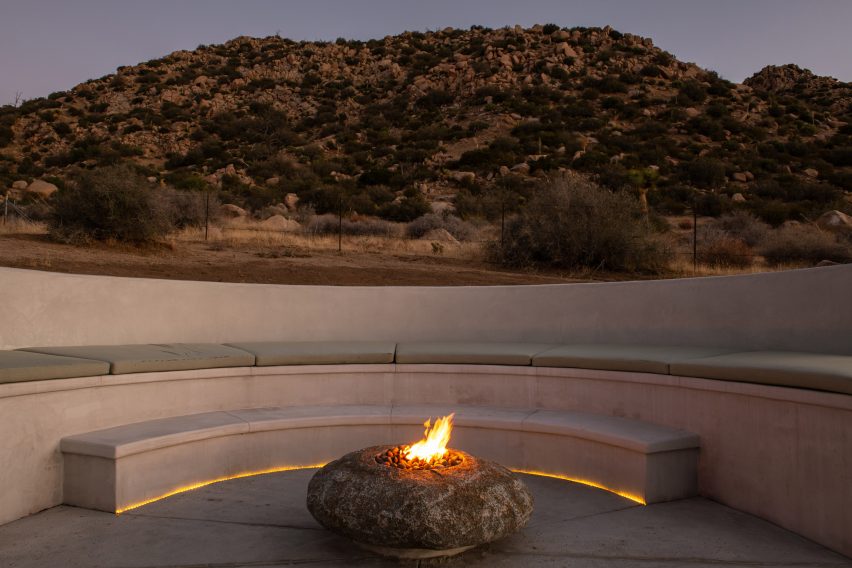 Hata domed home in California by Anastaiya Dudik