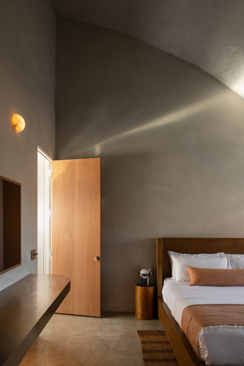 Hata domed home in California by Anastaiya Dudik