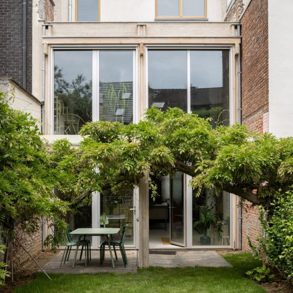 Timber extension in Brussels