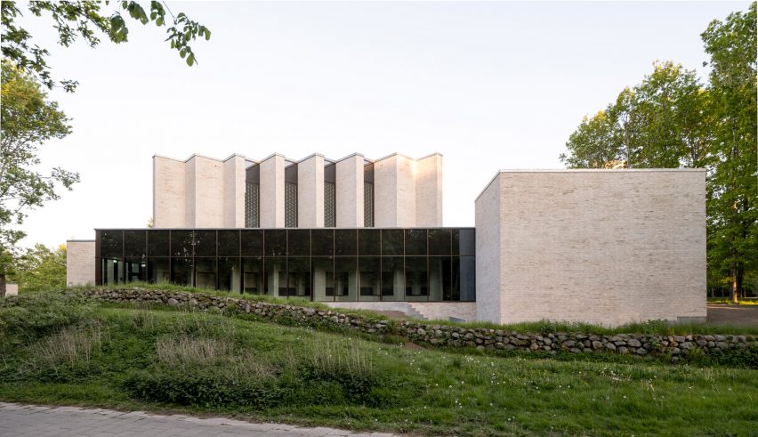 Højvangen Church by Henning Larsen in Skanderborg, Denmark