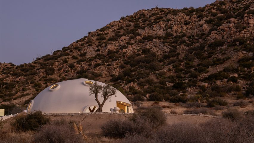 Hata domed home in California by Anastaiya Dudik