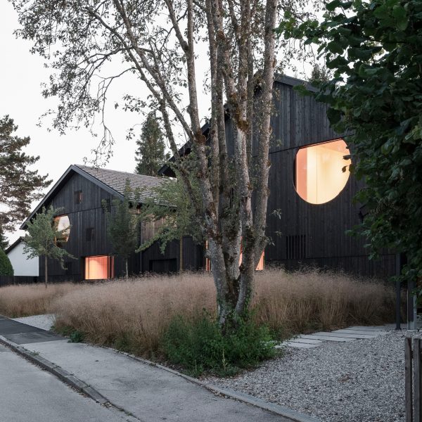 House with One Pillar by Buero Wagner