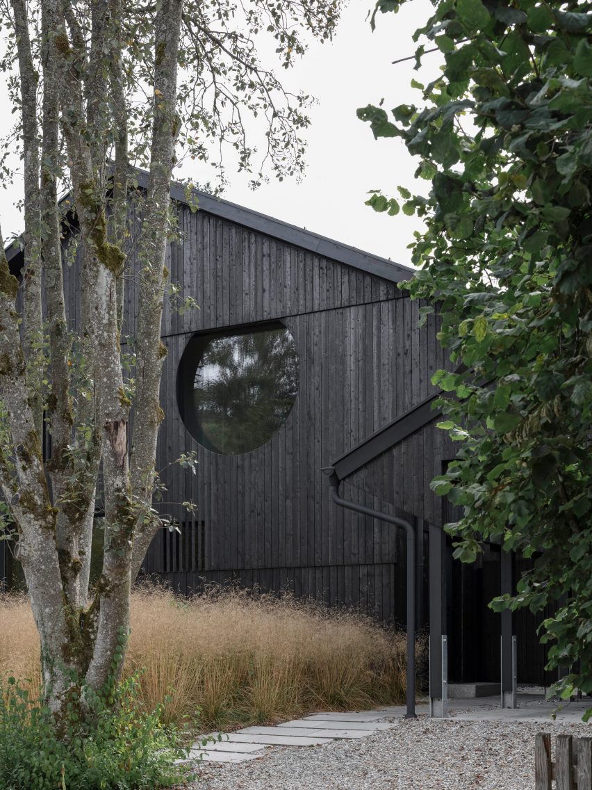 House with One Pillar by Buero Wagner