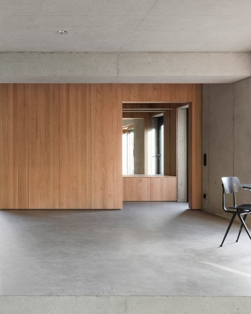 House with One Pillar by Buero Wagner
