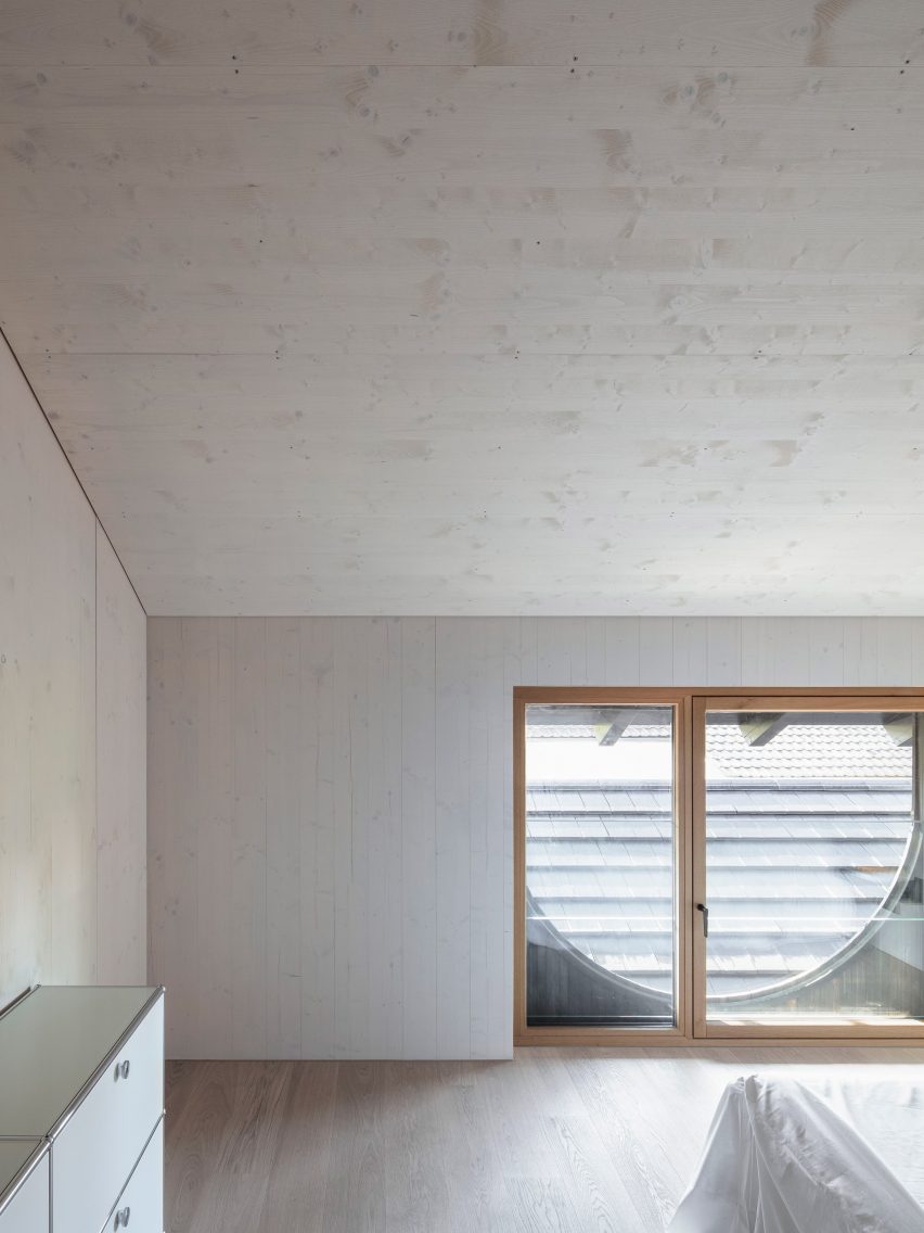 House with One Pillar by Buero Wagner