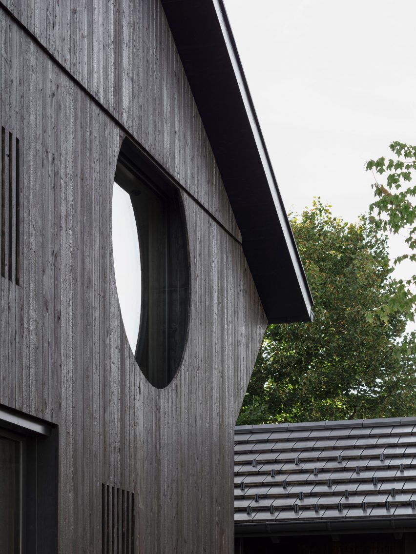 House with One Pillar by Buero Wagner
