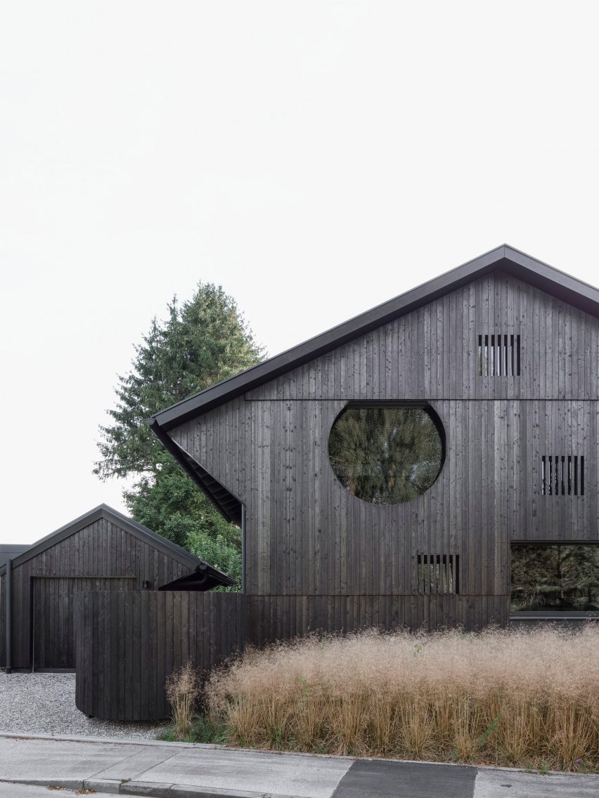 House with One Pillar by Buero Wagner