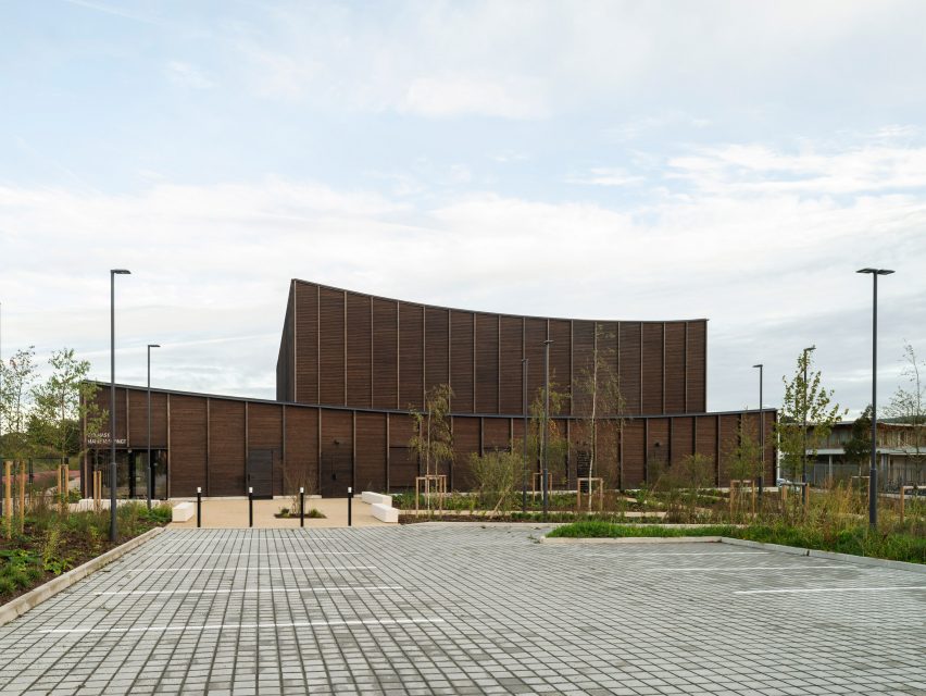 Marie Marvingt Gymnasium by Ateliers O-S Architectes