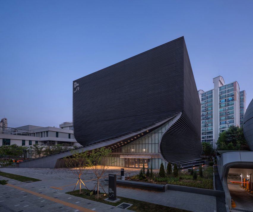 Stepped museum by Jadric Architektur and 1990uao
