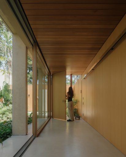 Entryway interior concrete home by Gabriel Kogan and Guilherme Pianca