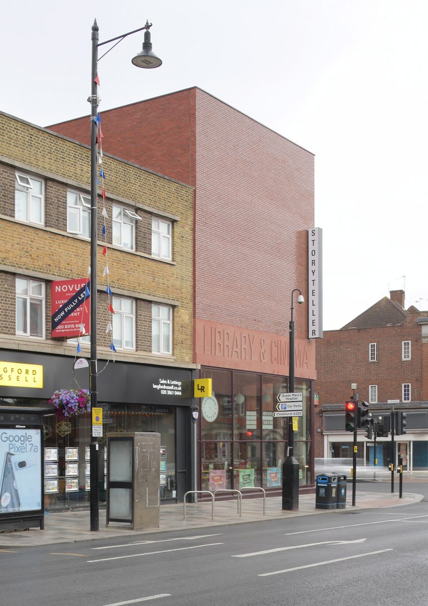 Sidcup Storyteller by DRDH